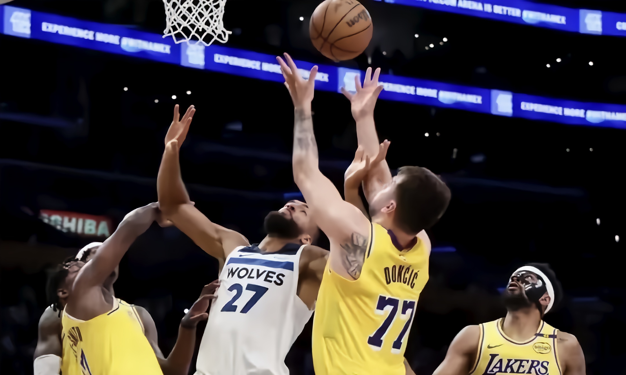 包含赛地聚焦：NBA总决赛窗口期热度飙升，布鲁克林篮网迎来里程碑，气氛紧张，年轻球员得到机会的词条-爱游戏入口